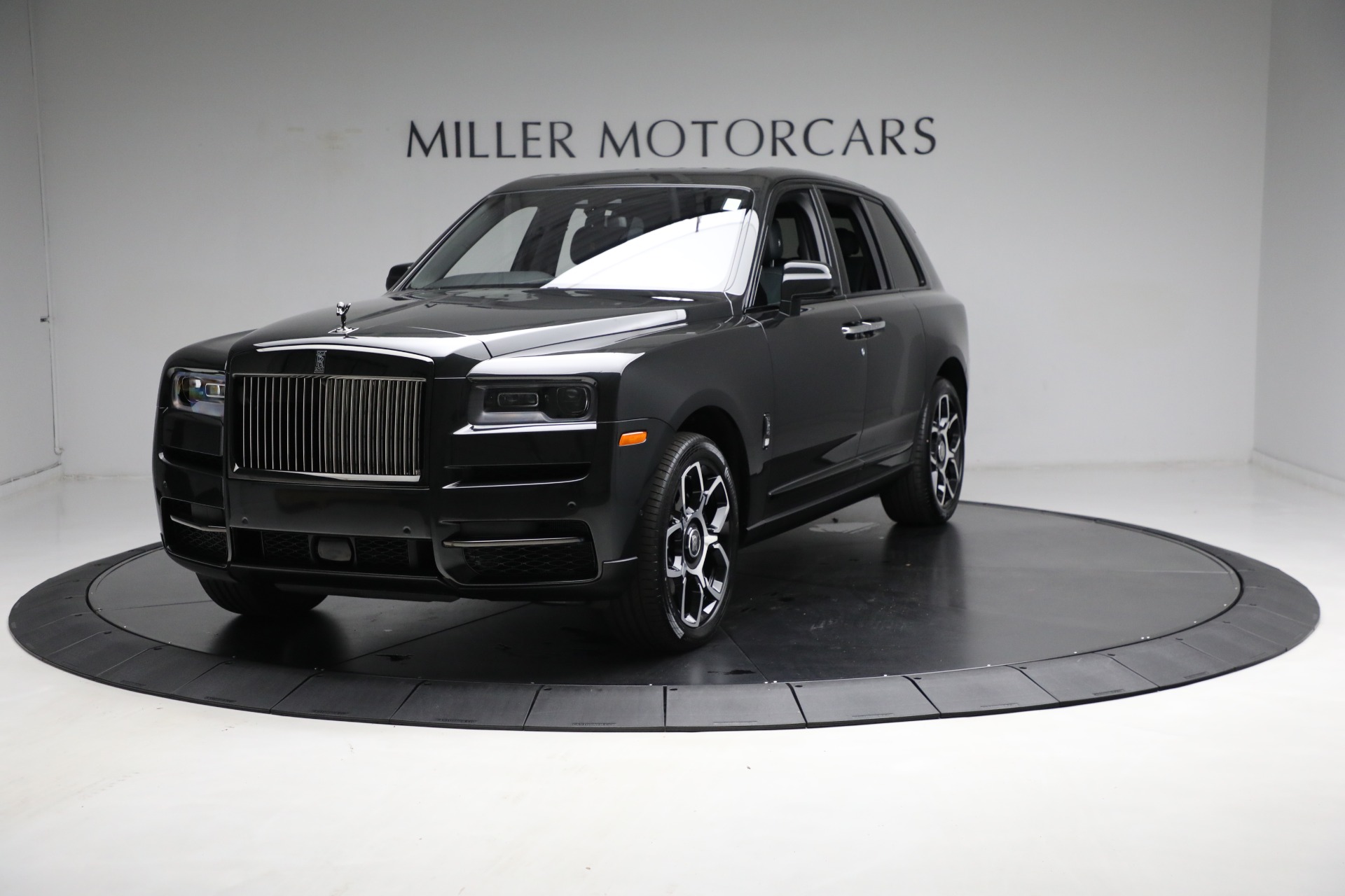 New 2024 Rolls-Royce Black Badge Cullinan for sale $534,250 at McLaren Greenwich in Greenwich CT 06830 1