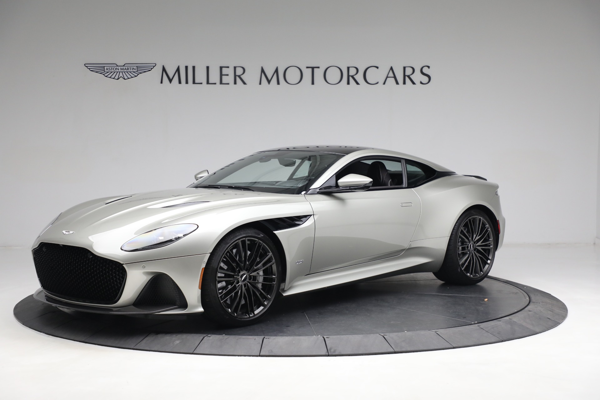 Used 2022 Aston Martin DBS Superleggera for sale $289,900 at McLaren Greenwich in Greenwich CT 06830 1