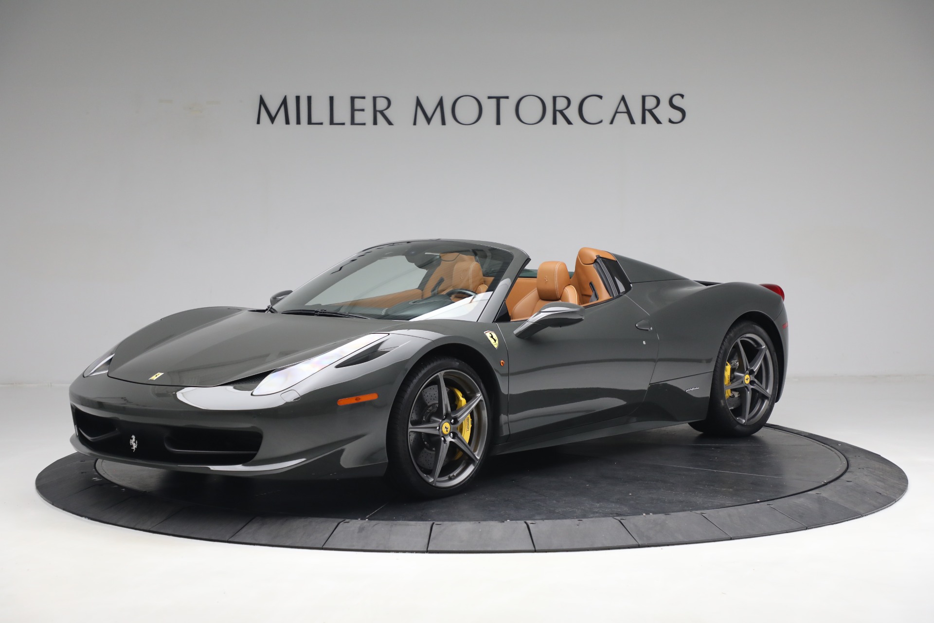 Used 2014 Ferrari 458 Spider for sale $289,900 at McLaren Greenwich in Greenwich CT 06830 1