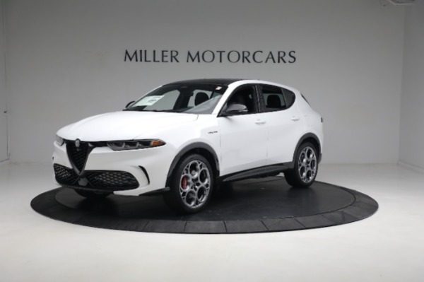 New 2024 Alfa Romeo Tonale Veloce for sale $55,290 at McLaren Greenwich in Greenwich CT 06830 2