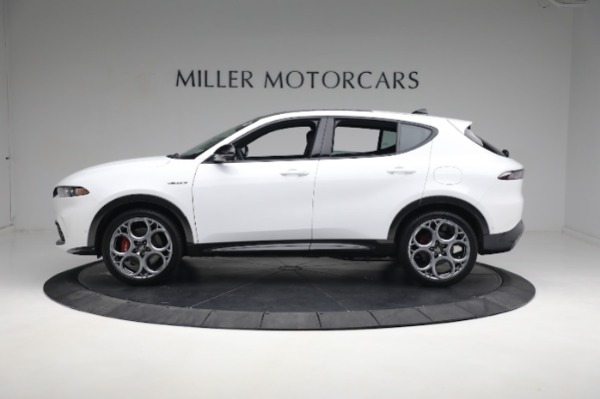 New 2024 Alfa Romeo Tonale Veloce for sale $55,290 at McLaren Greenwich in Greenwich CT 06830 4