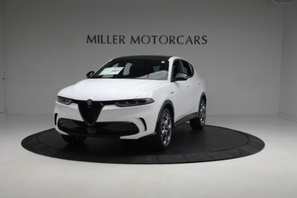 New 2024 Alfa Romeo Tonale Veloce for sale $55,290 at McLaren Greenwich in Greenwich CT 06830 1