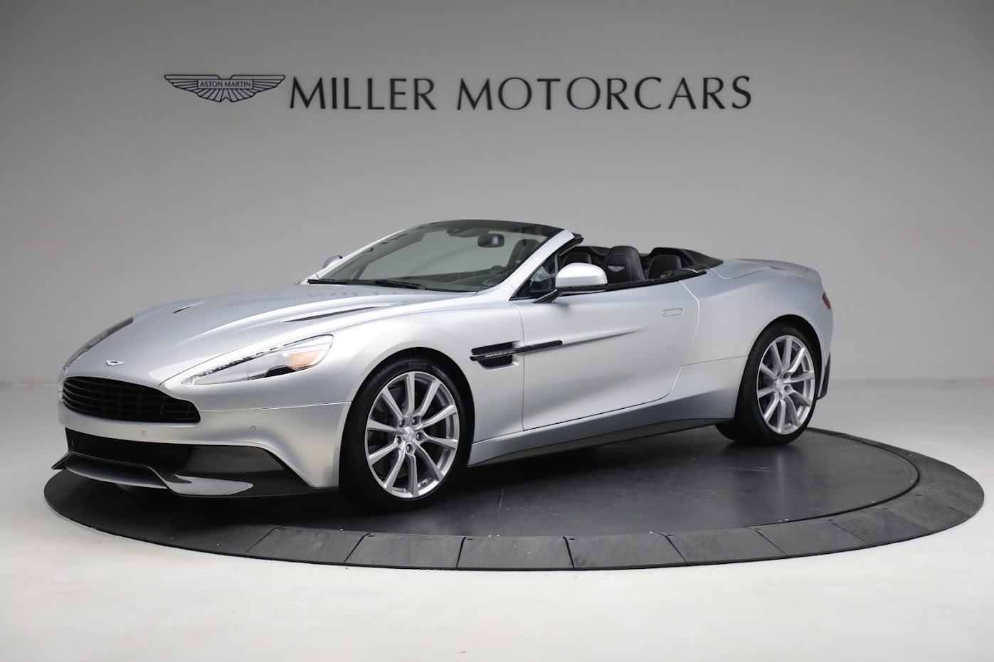 Used 2016 Aston Martin Vanquish Volante for sale $149,900 at McLaren Greenwich in Greenwich CT 06830 1