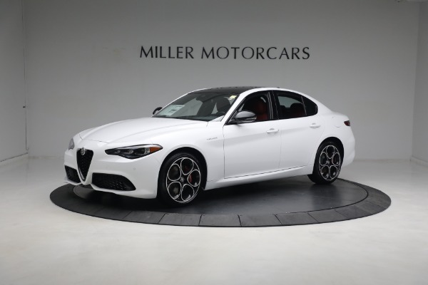 New 2024 Alfa Romeo Giulia Veloce for sale $55,285 at McLaren Greenwich in Greenwich CT 06830 3