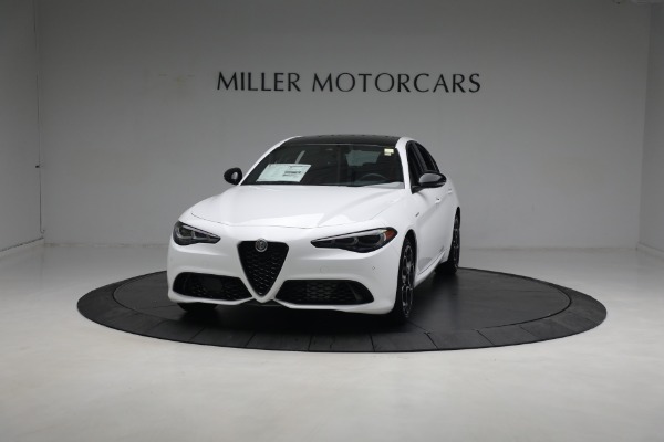 New 2024 Alfa Romeo Giulia Veloce for sale $55,285 at McLaren Greenwich in Greenwich CT 06830 1