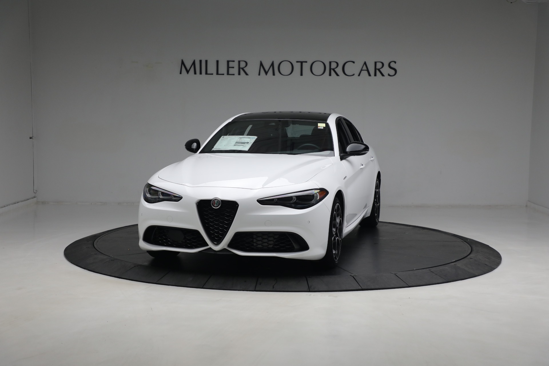 New 2024 Alfa Romeo Giulia Veloce for sale $55,285 at McLaren Greenwich in Greenwich CT 06830 1