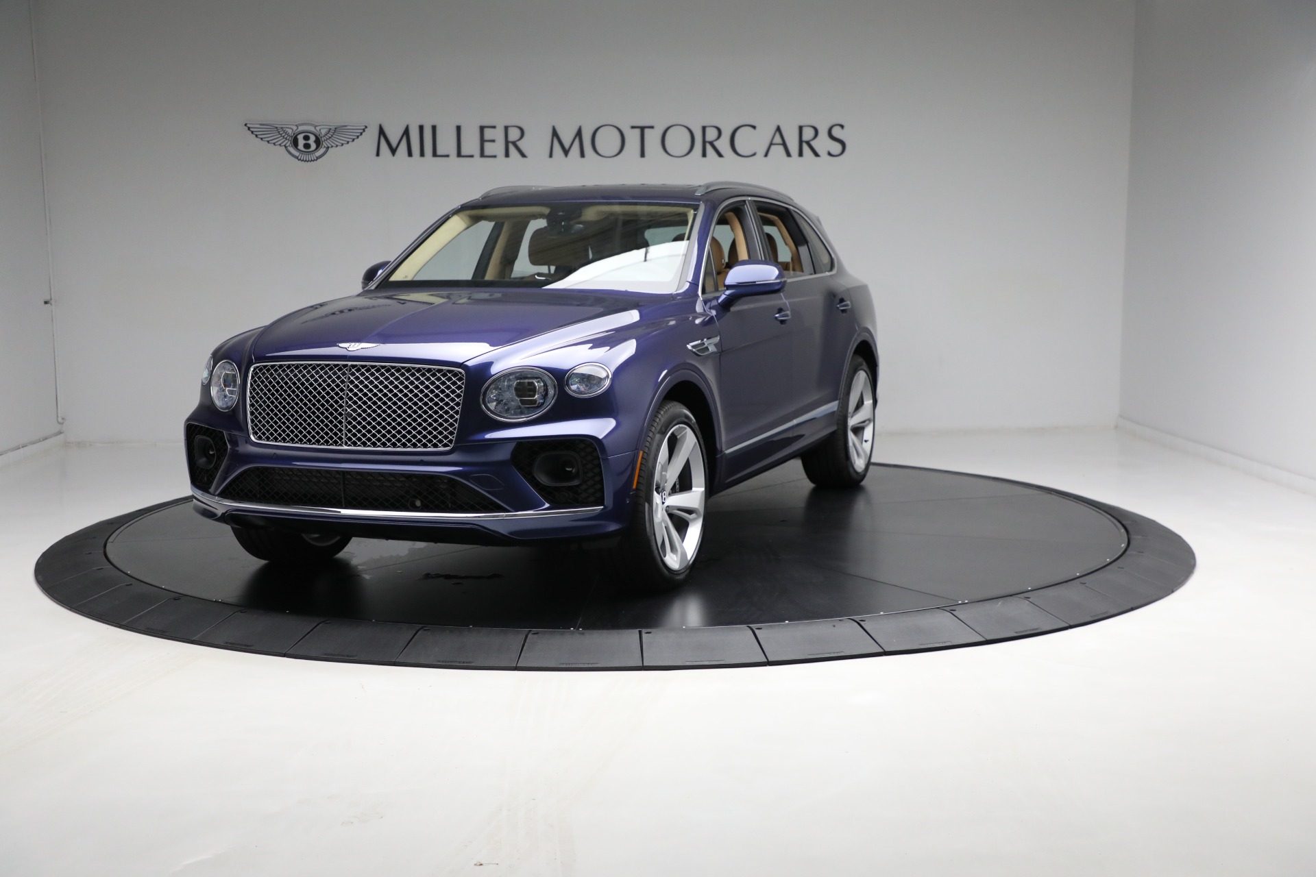 New 2023 Bentley Bentayga V8 for sale $238,450 at McLaren Greenwich in Greenwich CT 06830 1