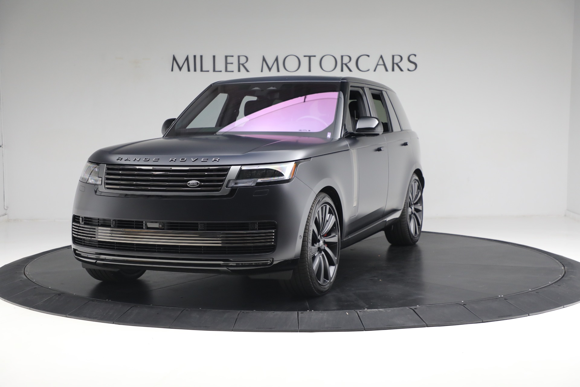Used 2023 Land Rover Range Rover P530 SV for sale $229,900 at McLaren Greenwich in Greenwich CT 06830 1