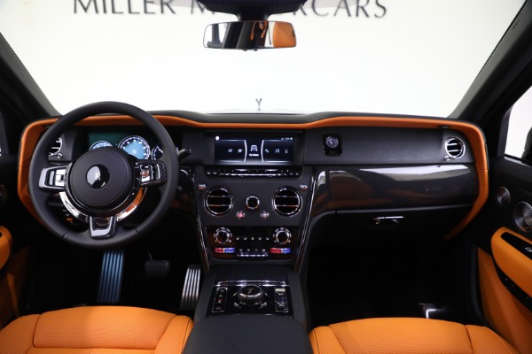New 2024 Rolls-Royce Black Badge Cullinan for sale $497,075 at McLaren Greenwich in Greenwich CT 06830 4