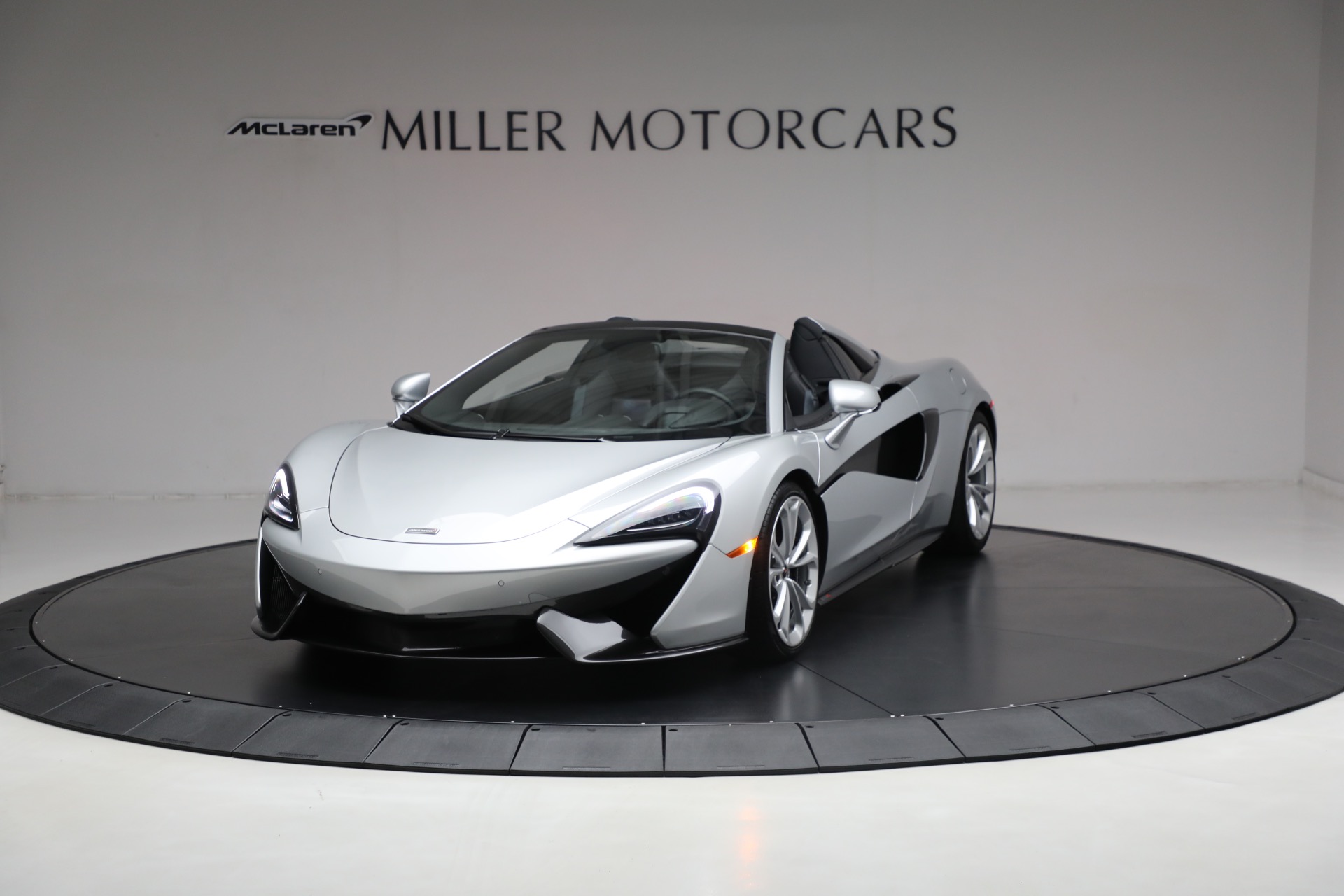 Used 2018 McLaren 570S Spider for sale Sold at McLaren Greenwich in Greenwich CT 06830 1