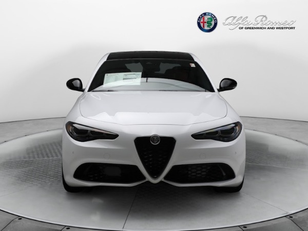 New 2024 Alfa Romeo Giulia Veloce for sale $55,985 at McLaren Greenwich in Greenwich CT 06830 2