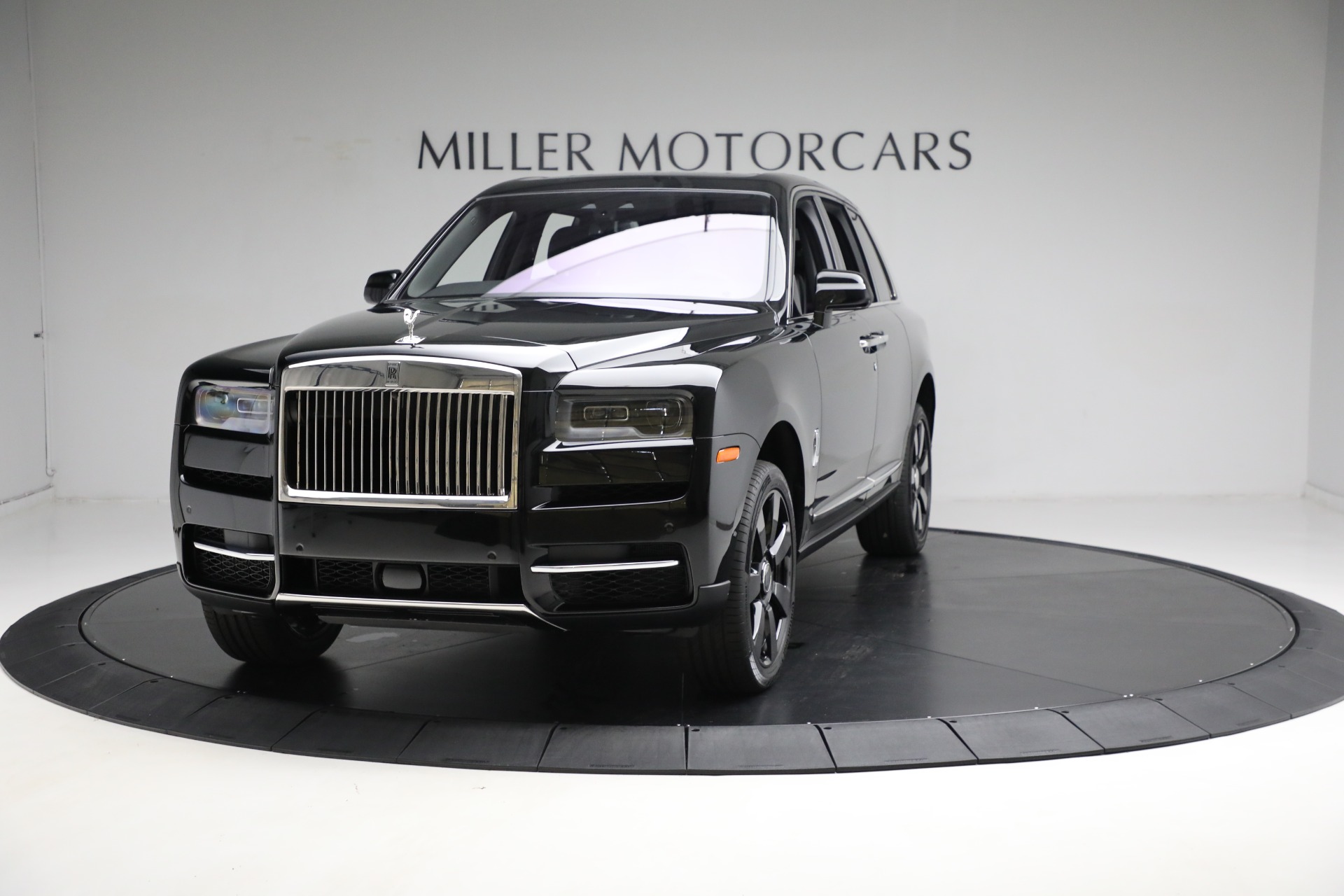 New 2024 Rolls-Royce Cullinan for sale $471,325 at McLaren Greenwich in Greenwich CT 06830 1