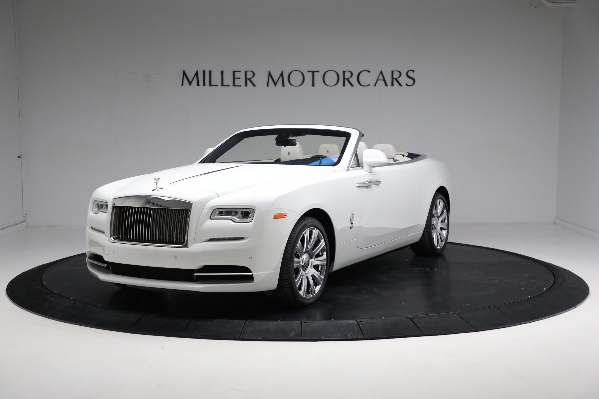 Used 2017 Rolls-Royce Dawn for sale Sold at McLaren Greenwich in Greenwich CT 06830 1