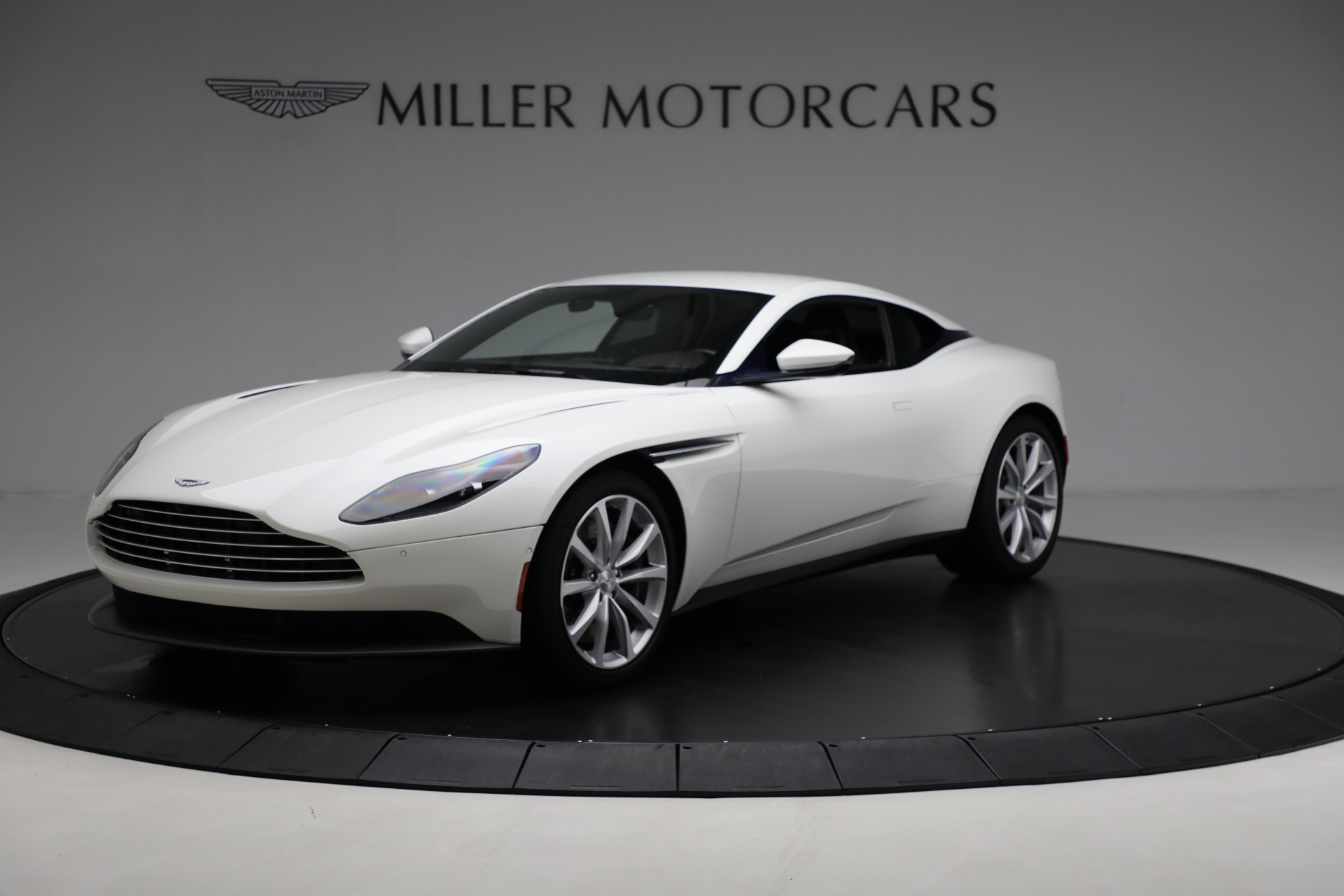 Used 2018 Aston Martin DB11 V8 for sale $105,900 at McLaren Greenwich in Greenwich CT 06830 1