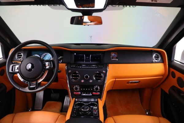 Used 2022 Rolls-Royce Cullinan for sale Sold at McLaren Greenwich in Greenwich CT 06830 4