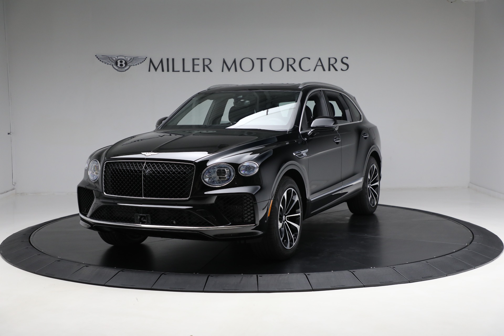 New 2024 Bentley Bentayga Hybrid for sale Sold at McLaren Greenwich in Greenwich CT 06830 1