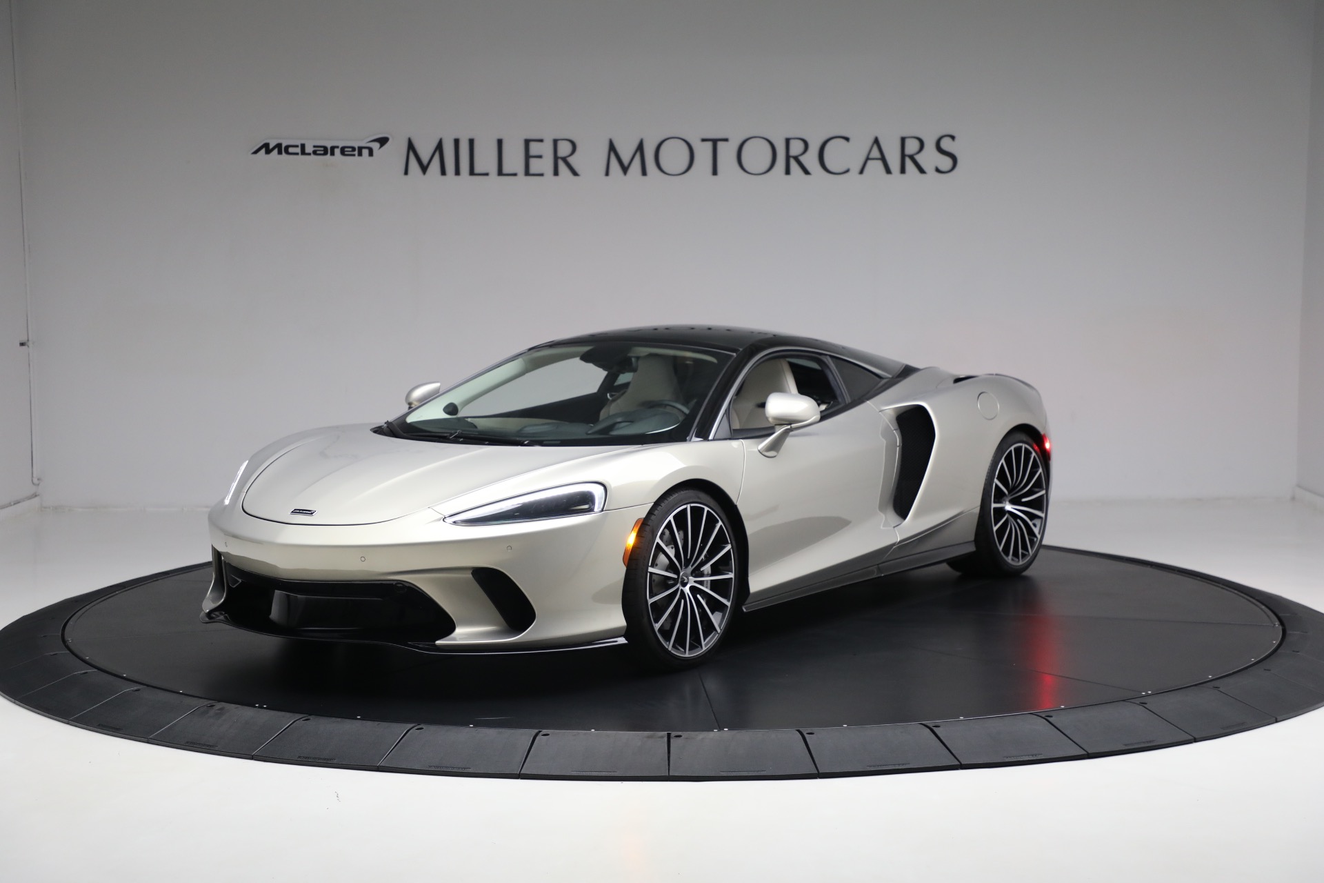 Used 2020 McLaren GT Luxe for sale Sold at McLaren Greenwich in Greenwich CT 06830 1