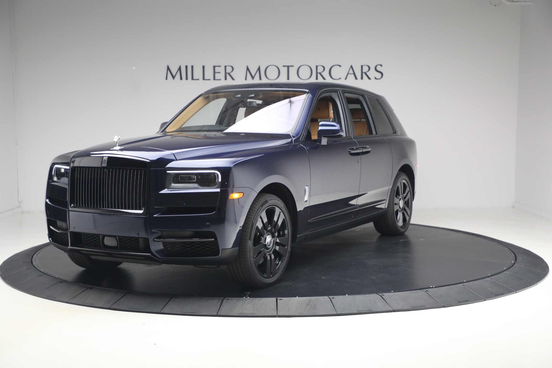 Used 2024 Rolls-Royce Cullinan for sale $329,900 at McLaren Greenwich in Greenwich CT 06830 1