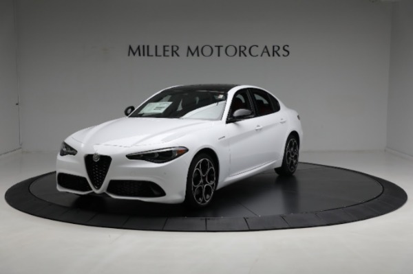 New 2024 Alfa Romeo Giulia Veloce for sale $56,710 at McLaren Greenwich in Greenwich CT 06830 4