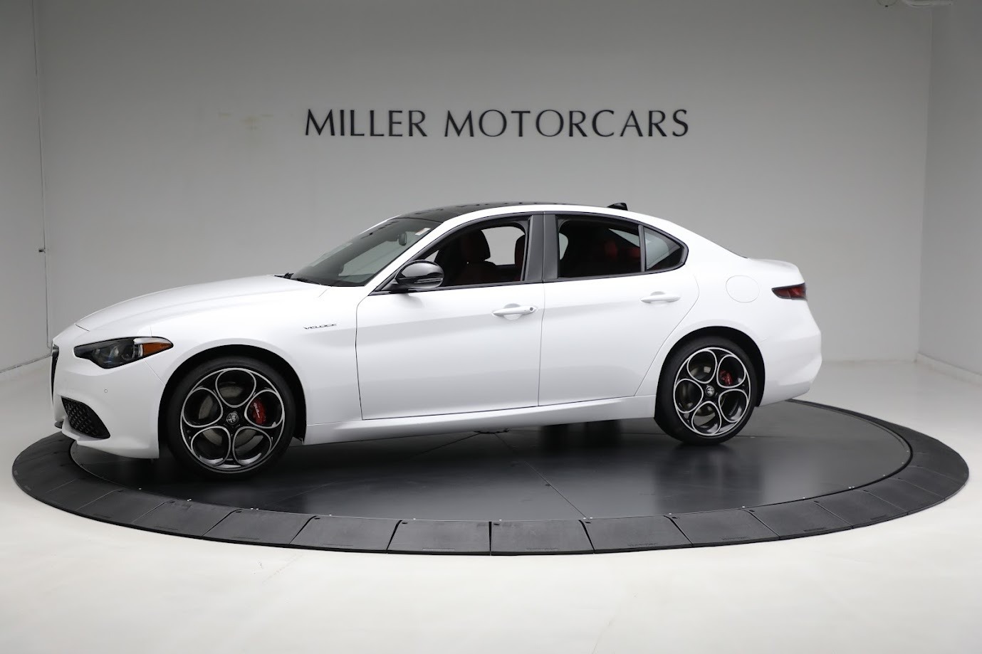 New 2024 Alfa Romeo Giulia Veloce for sale $56,710 at McLaren Greenwich in Greenwich CT 06830 1