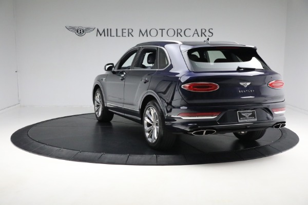 Used 2021 Bentley Bentayga V8 for sale Sold at McLaren Greenwich in Greenwich CT 06830 4