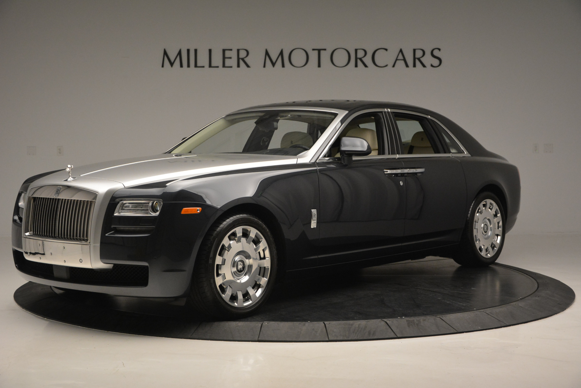 2013 Rolls-Royce Ghost Specs, Price, MPG & Reviews