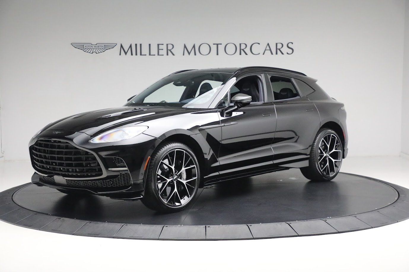 New 2025 Aston Martin DBX707 for sale $321,200 at McLaren Greenwich in Greenwich CT 06830 1
