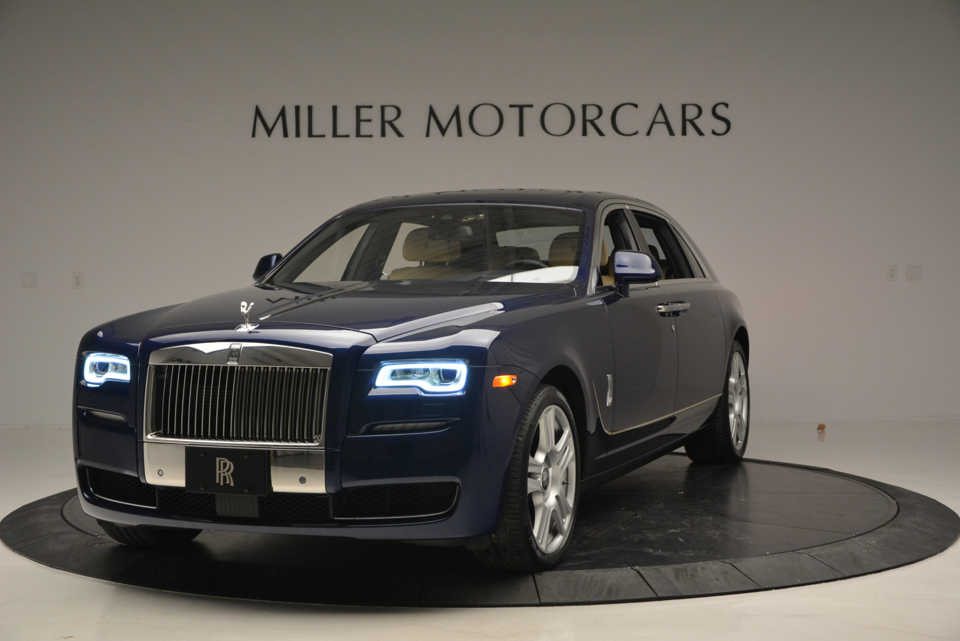 Used 2016 Rolls-Royce Ghost EWB for sale Sold at McLaren Greenwich in Greenwich CT 06830 1