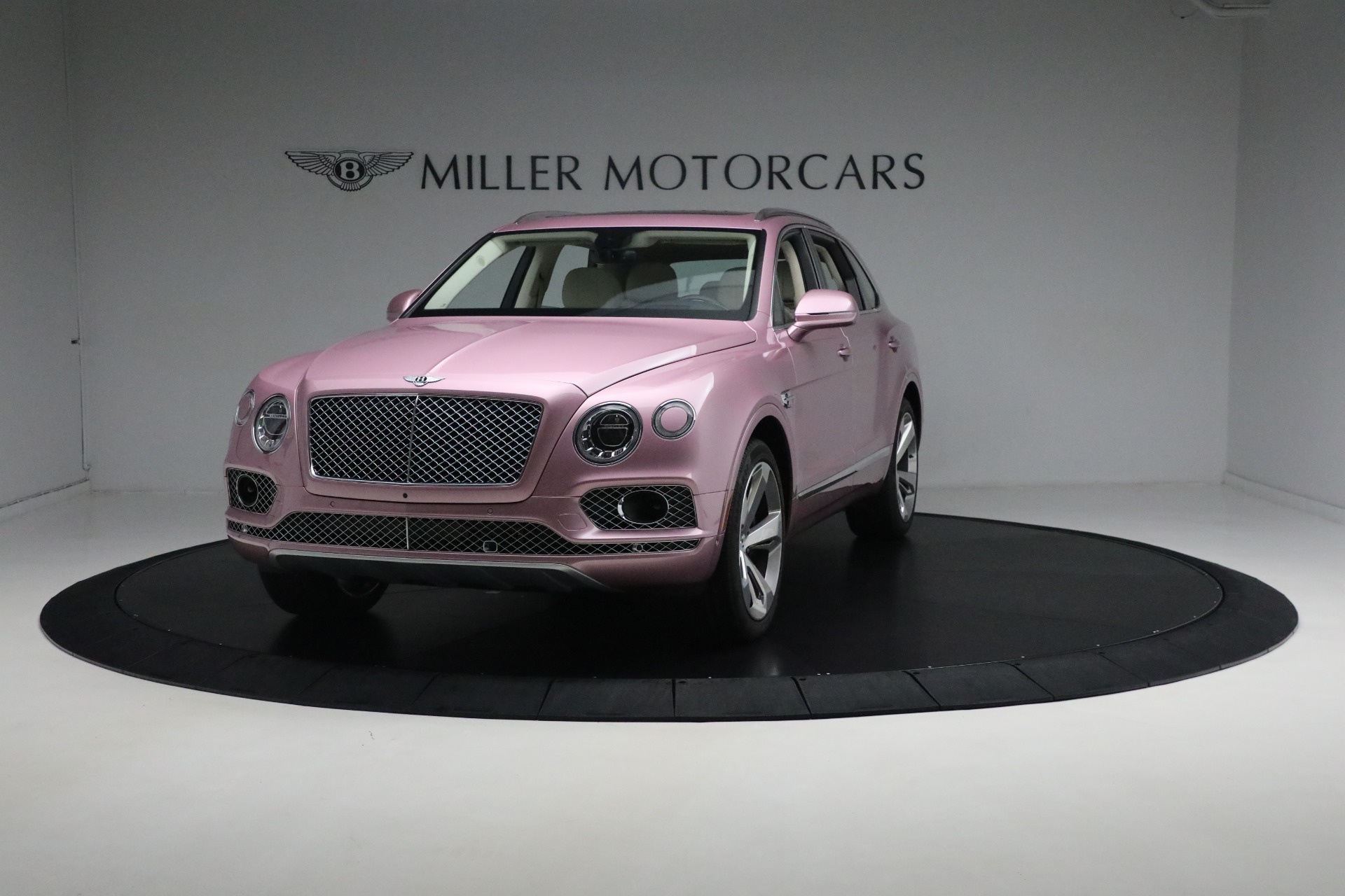 Used 2019 Bentley Bentayga V8 for sale Sold at McLaren Greenwich in Greenwich CT 06830 1
