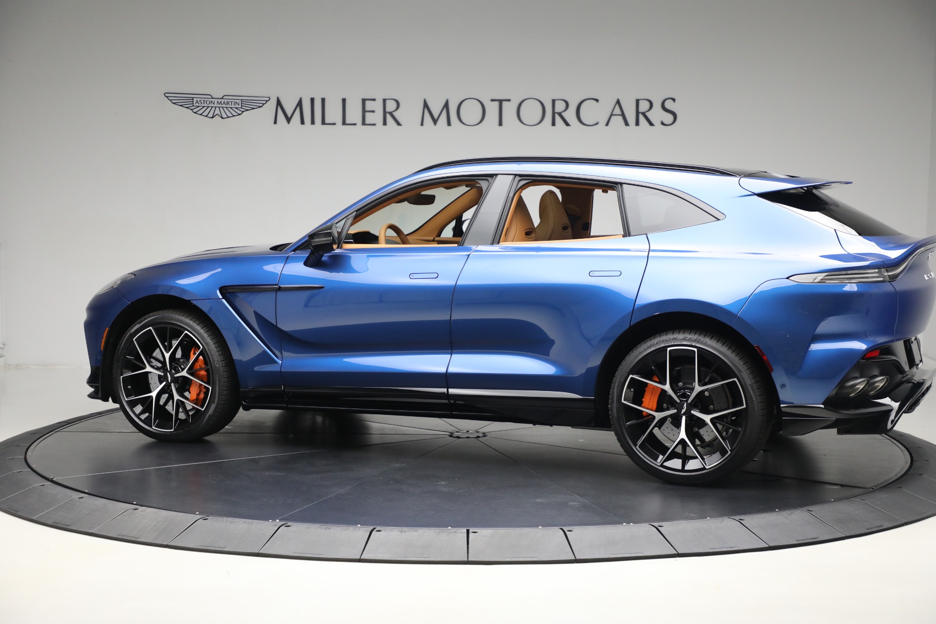 New 2025 Aston Martin DBX 707 For Sale (Special Pricing) | McLaren