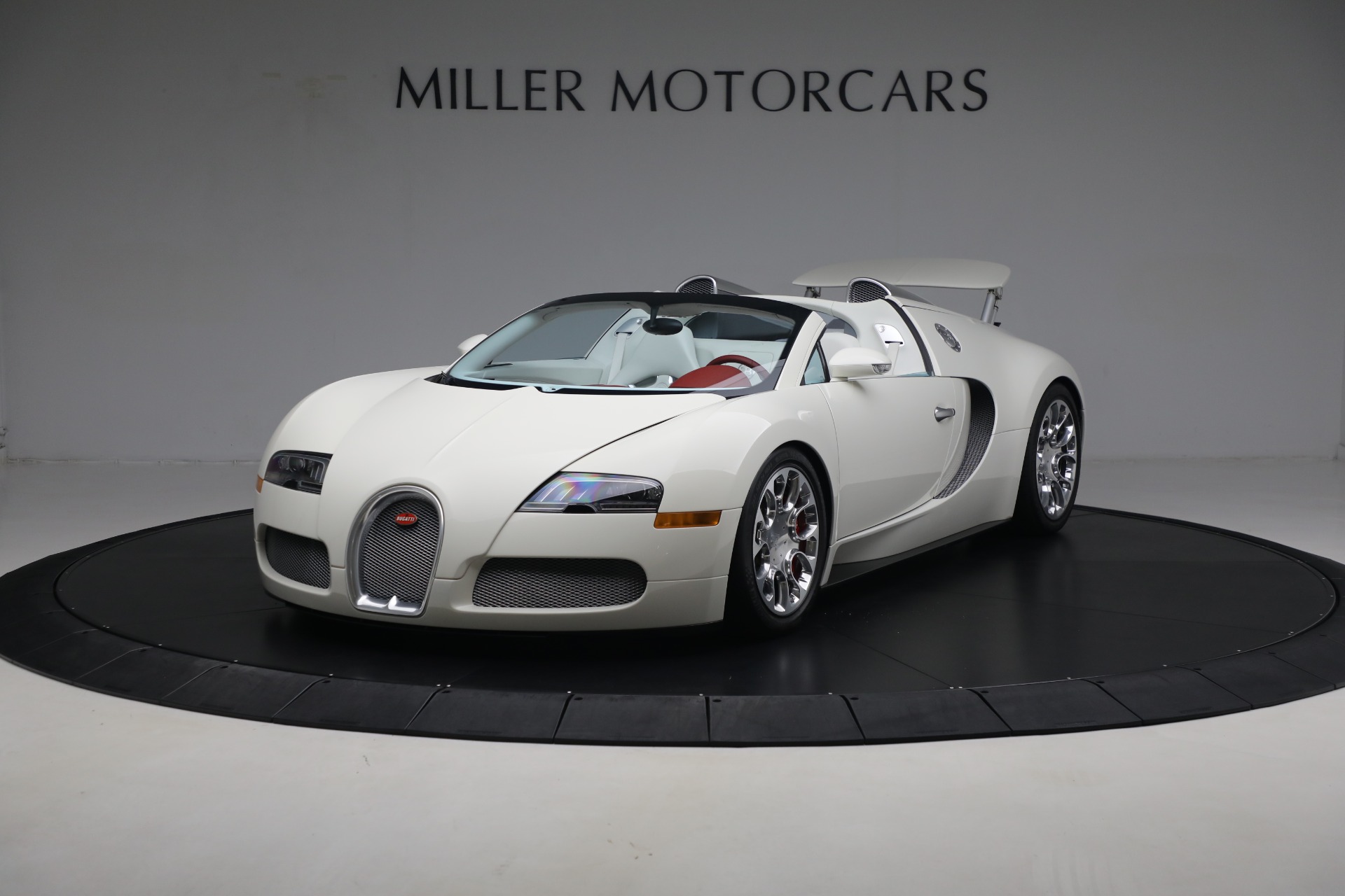 Used 2010 Bugatti Veyron 16.4 Grand Sport for sale Sold at McLaren Greenwich in Greenwich CT 06830 1