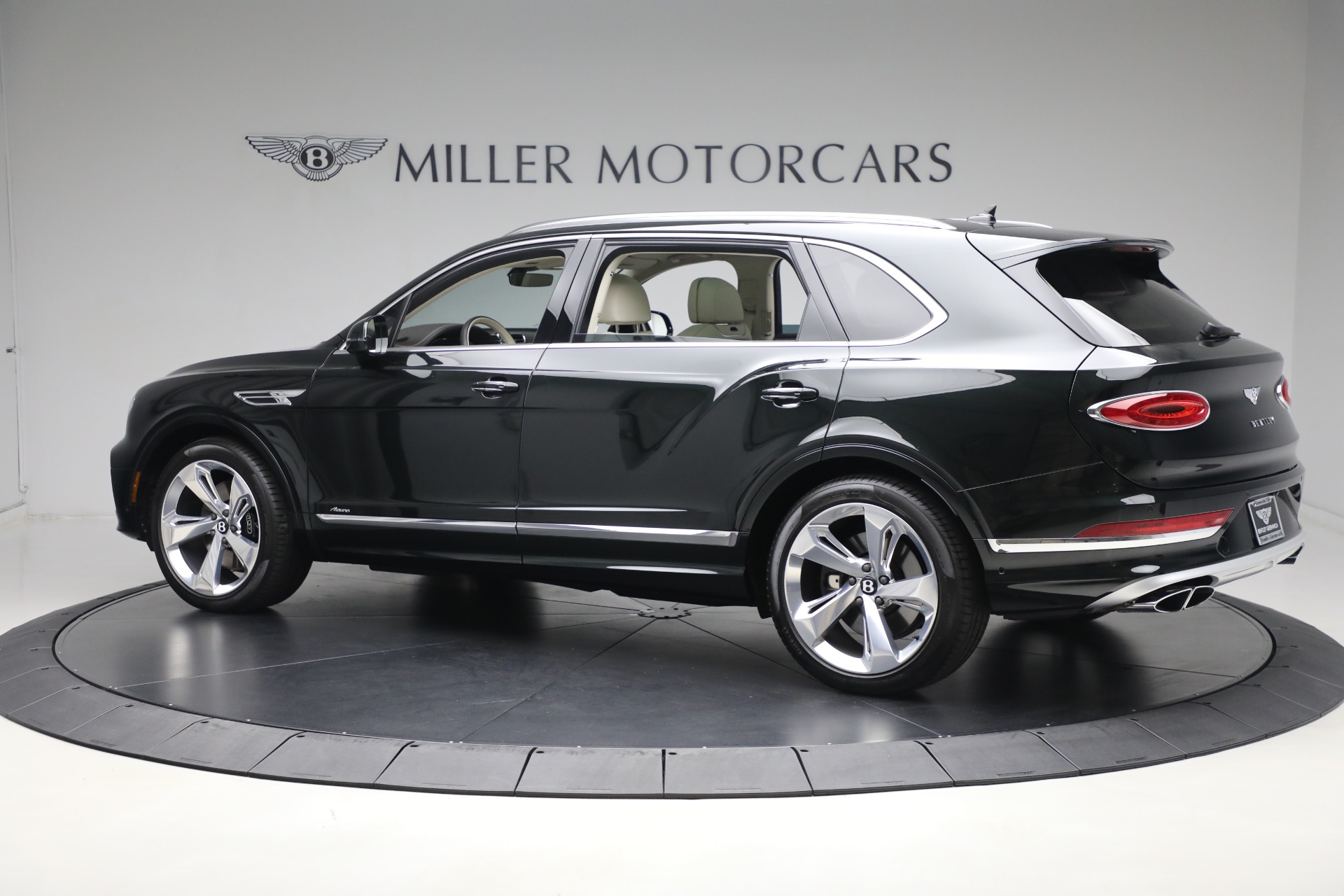 2024モデル 新品未使用 BENTL TRANSFER サイズM Pre-Owned 2024 Bentley Bentayga EWB Azure V8 For Sale (Special
