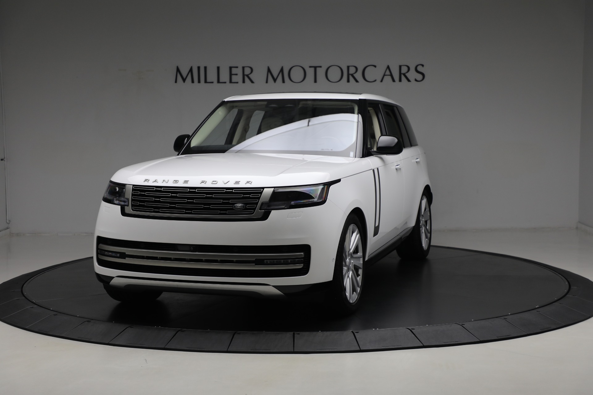 Used 2023 Land Rover Range Rover P530 SE for sale Sold at McLaren Greenwich in Greenwich CT 06830 1