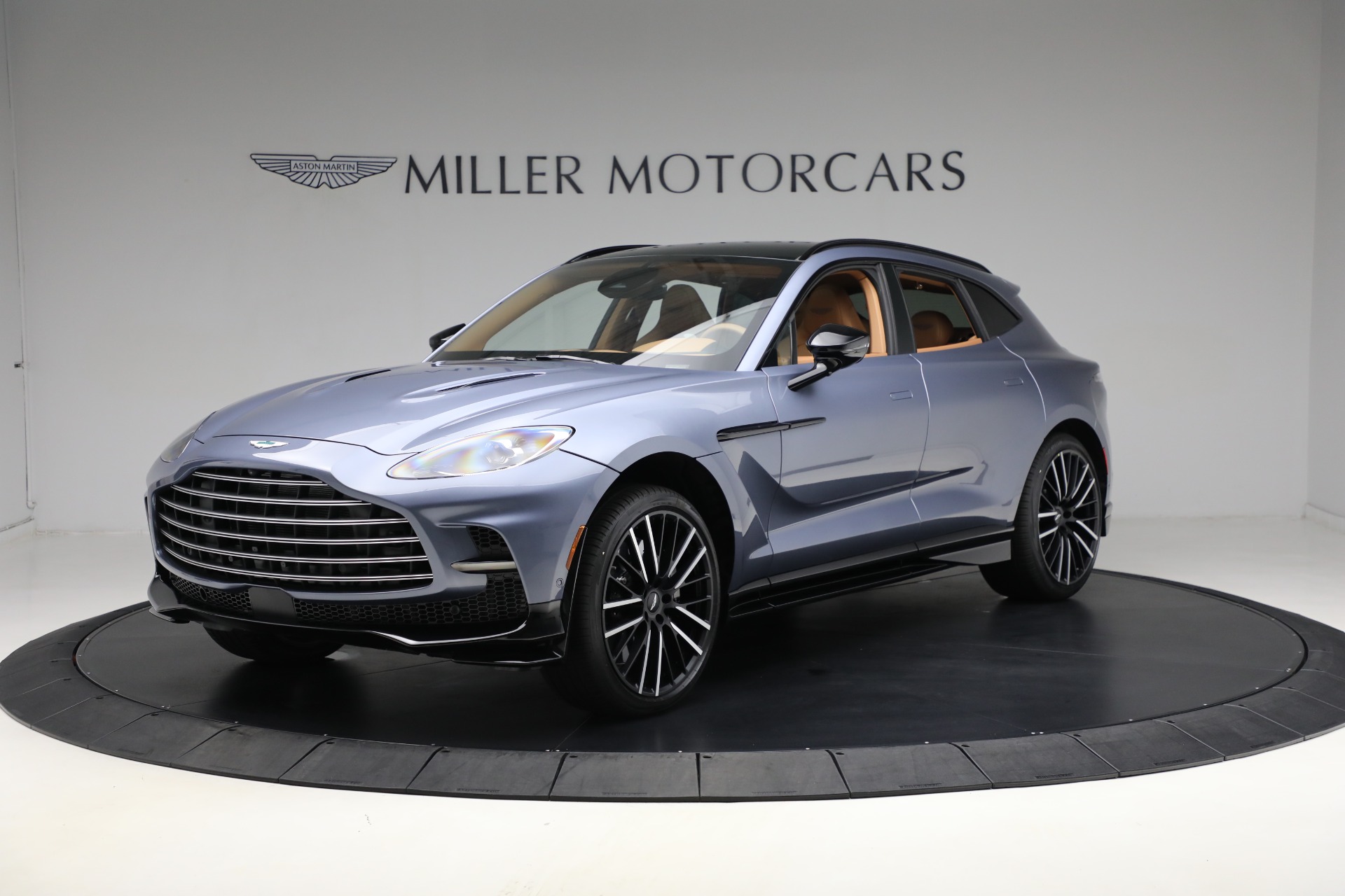 New 2025 Aston Martin DBX707 for sale $291,100 at McLaren Greenwich in Greenwich CT 06830 1
