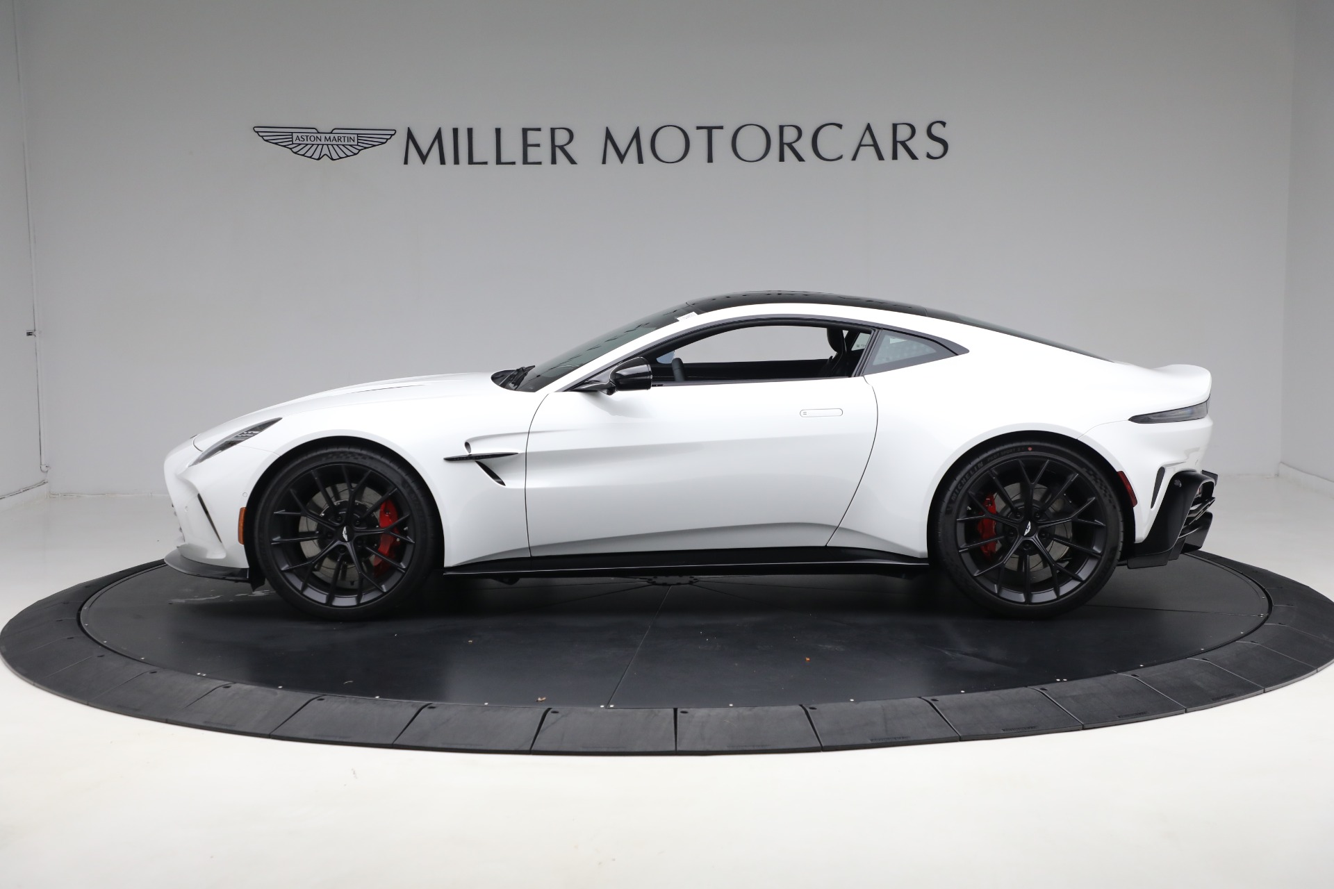 New 2025 Aston Martin Vantage For Sale (Special Pricing) | McLaren