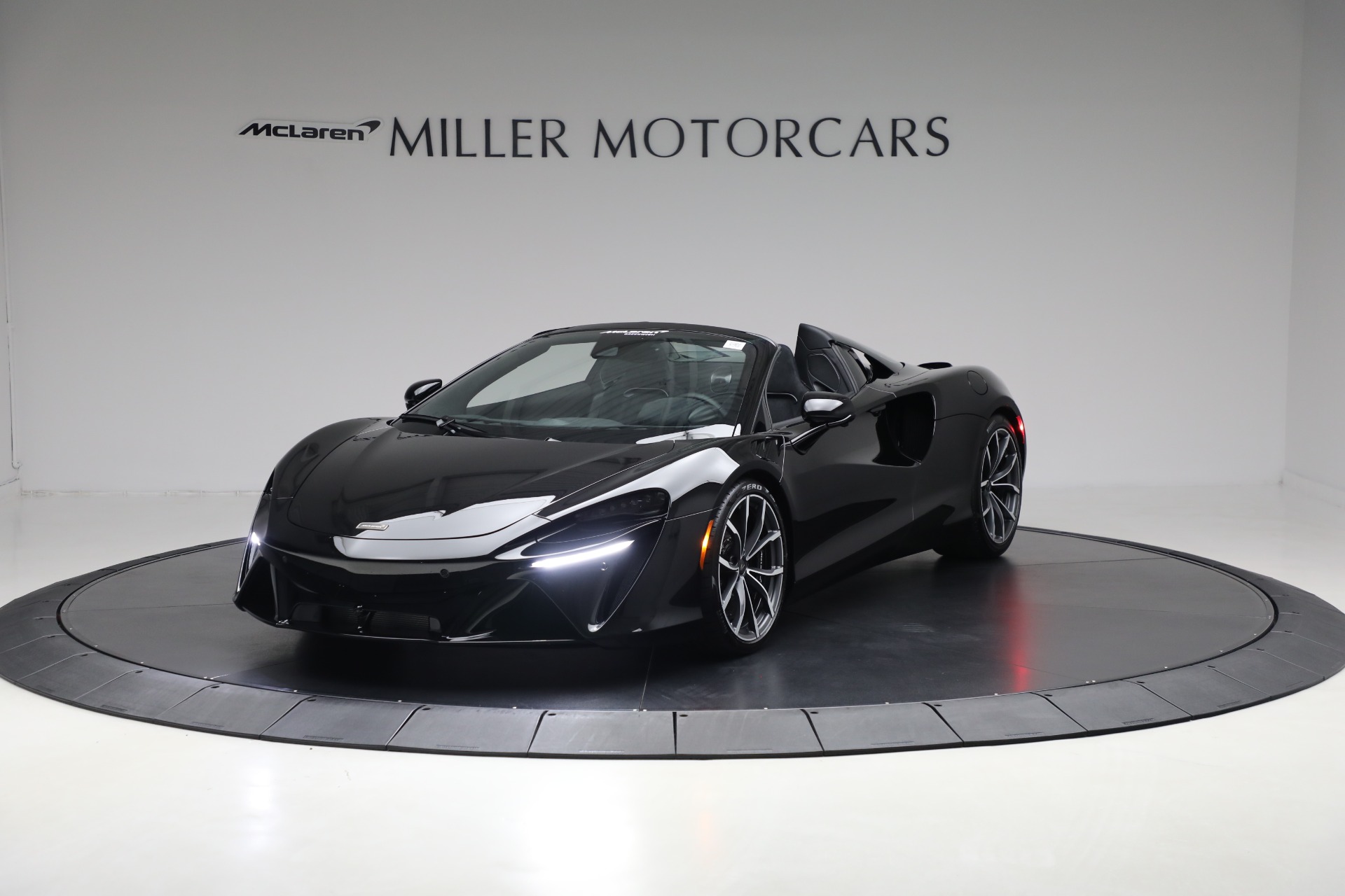 2025 McLaren Artura