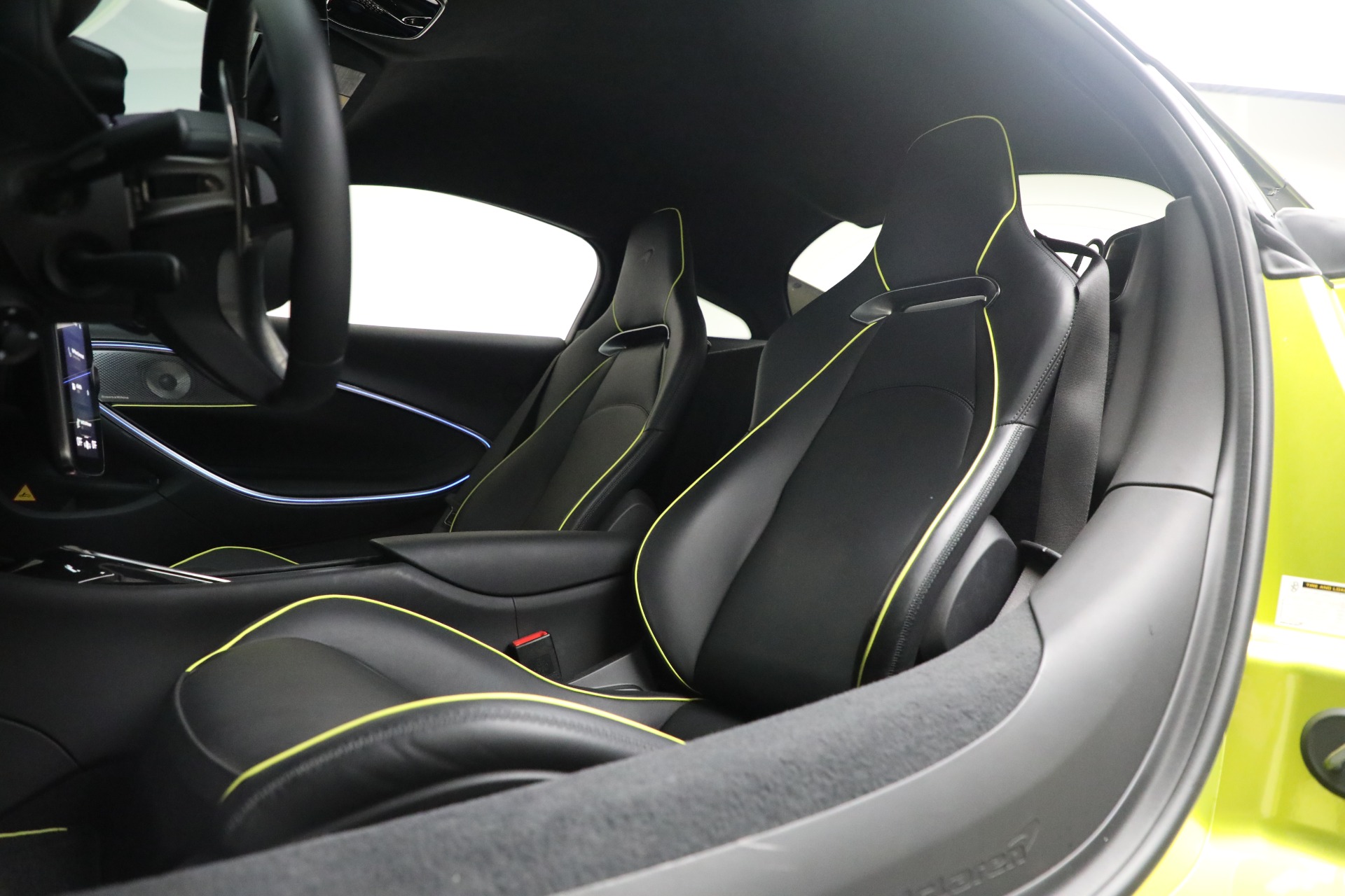 2024 McLaren Artura Techlux - Photo 18