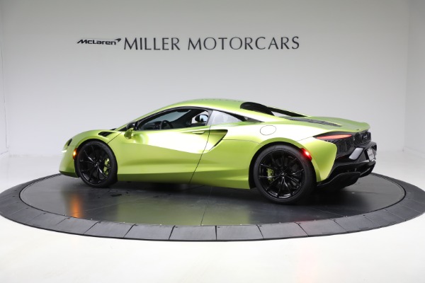 Used 2024 McLaren Artura TechLux for sale $191,900 at McLaren Greenwich in Greenwich CT 06830 4