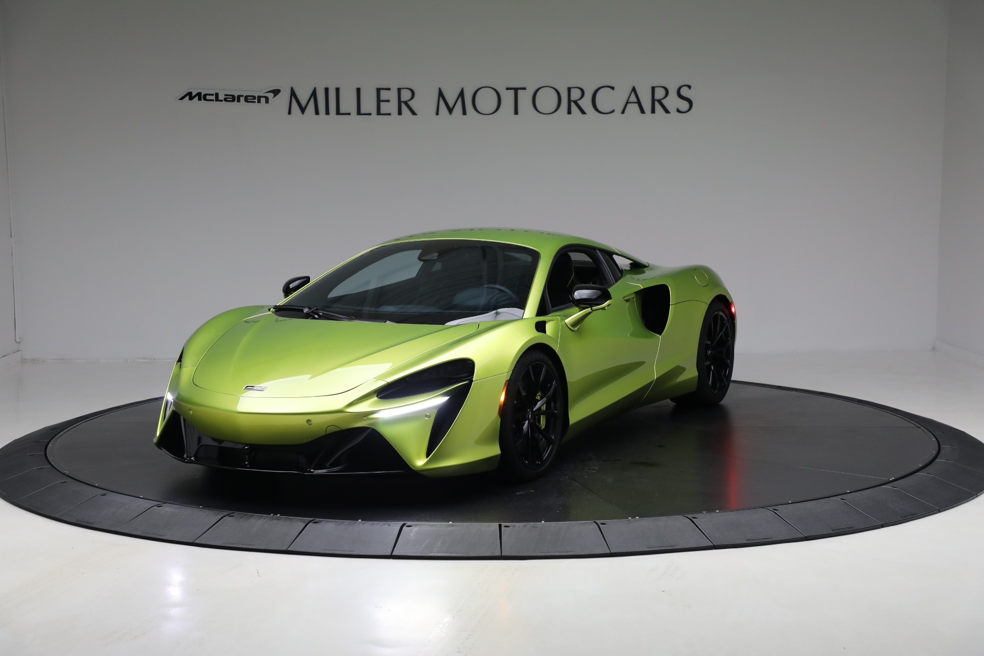 Used 2024 McLaren Artura TechLux for sale $191,900 at McLaren Greenwich in Greenwich CT 06830 1