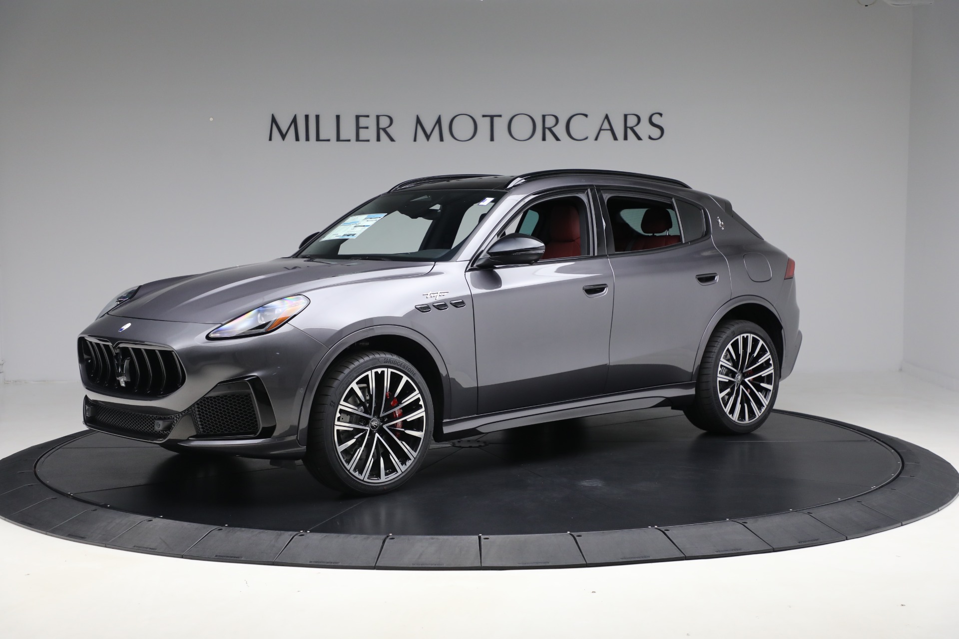 New 2025 Maserati Grecale Trofeo for sale $118,531 at McLaren Greenwich in Greenwich CT 06830 1