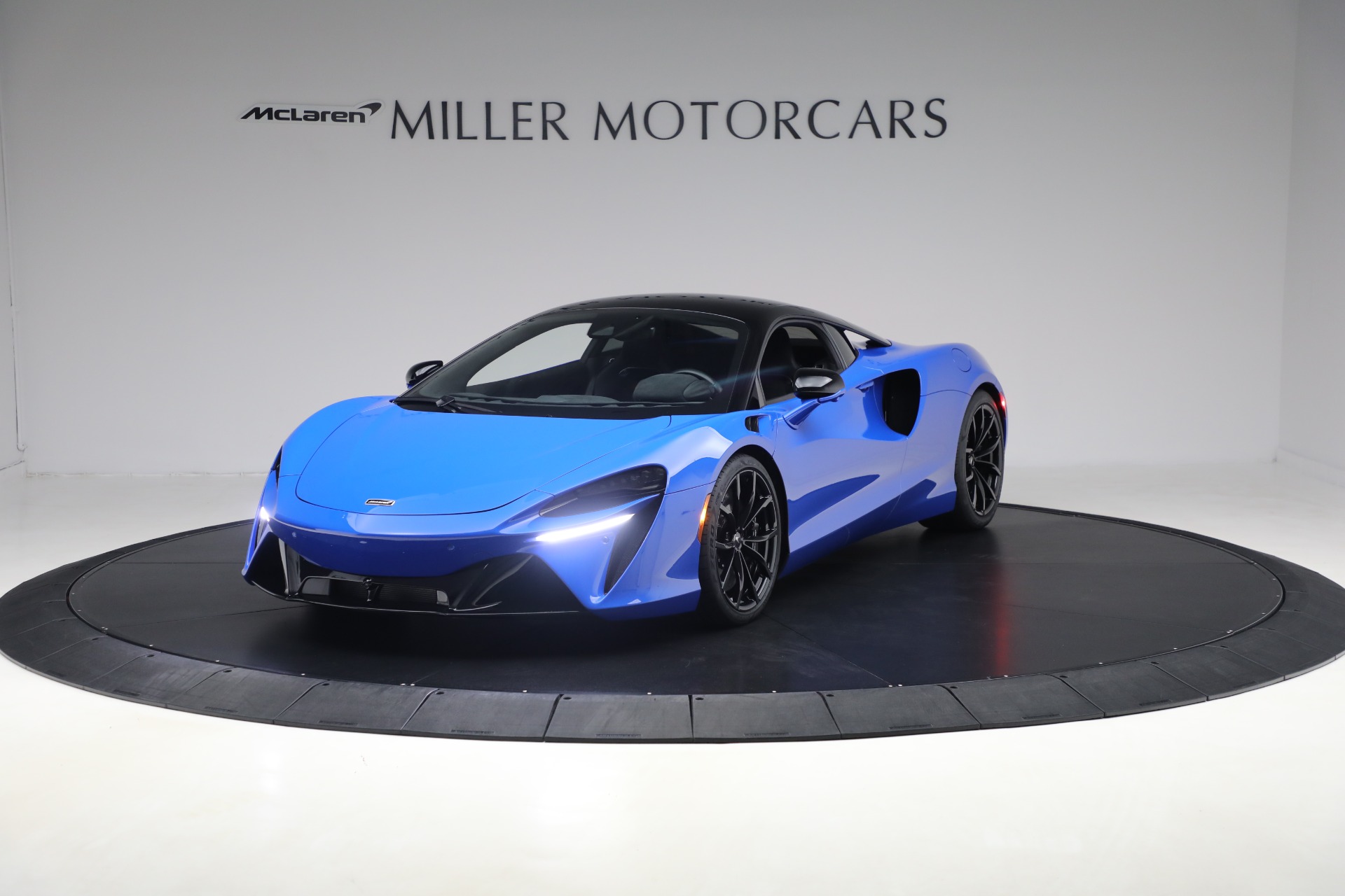Used 2023 McLaren Artura Performance for sale $164,900 at McLaren Greenwich in Greenwich CT 06830 1