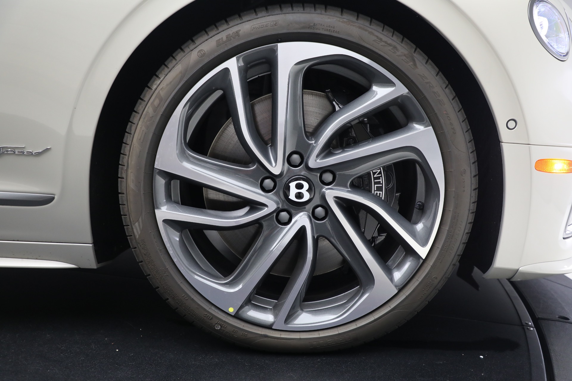 2025 Bentley Flying Spur Speed - Photo 13