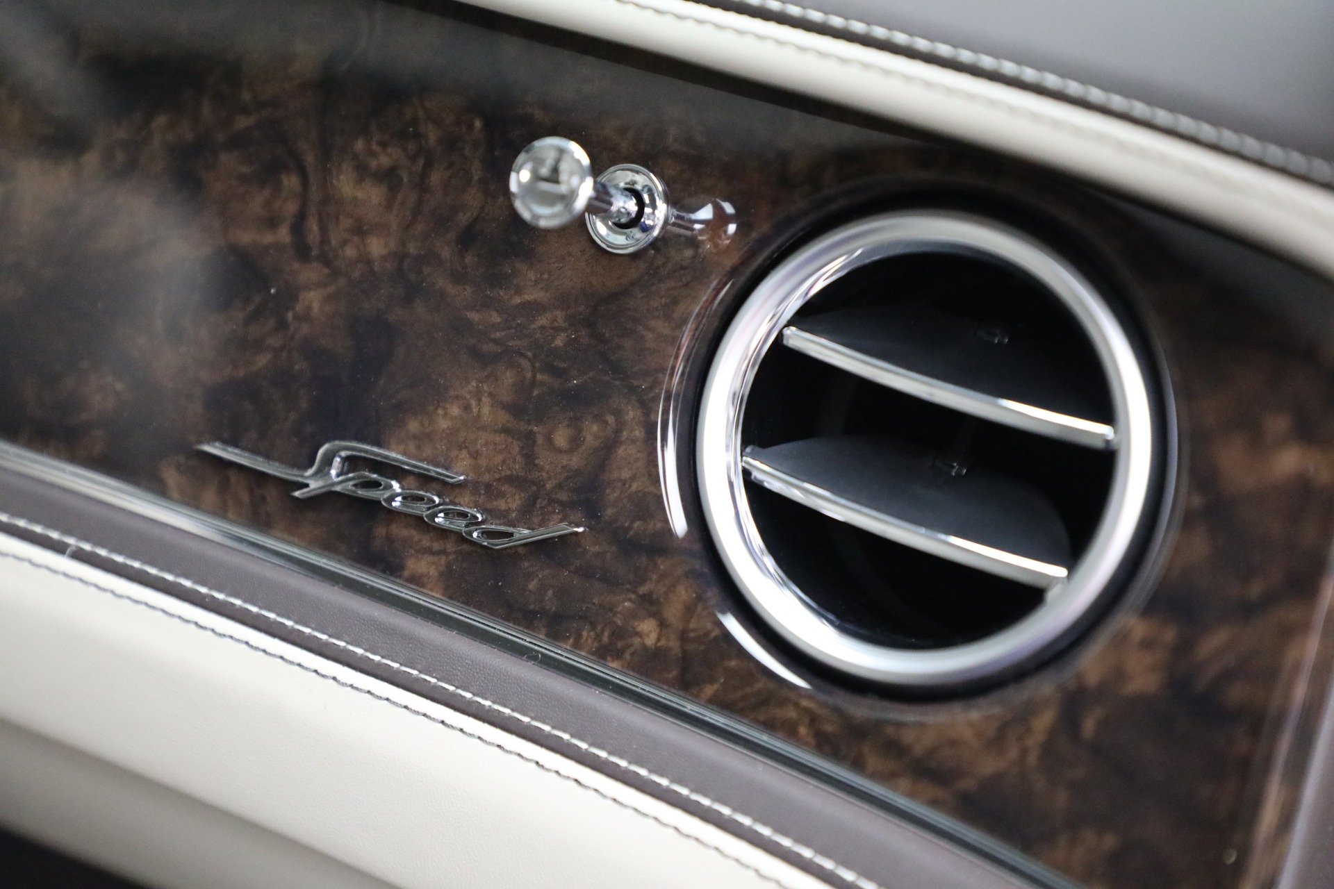 2025 Bentley Flying Spur Speed - Photo 29