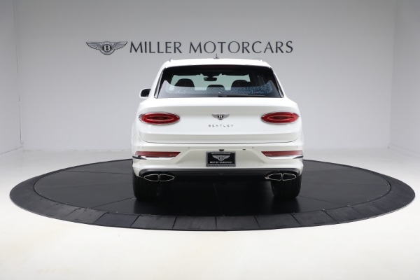 New 2025 Bentley Bentayga V8 for sale $199,900 at McLaren Greenwich in Greenwich CT 06830 4