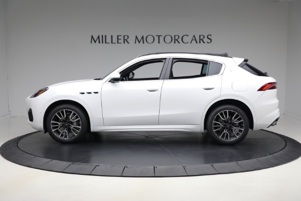 Used 2025 Maserati Grecale for sale $57,550 at McLaren Greenwich in Greenwich CT 06830 3