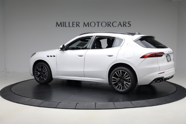 Used 2025 Maserati Grecale for sale $57,550 at McLaren Greenwich in Greenwich CT 06830 4