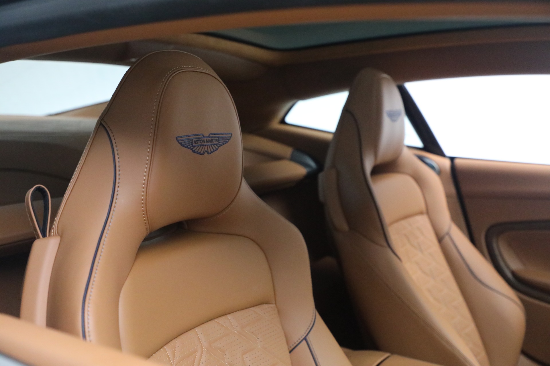 2026 Aston Martin Vanquish Base - Photo 23
