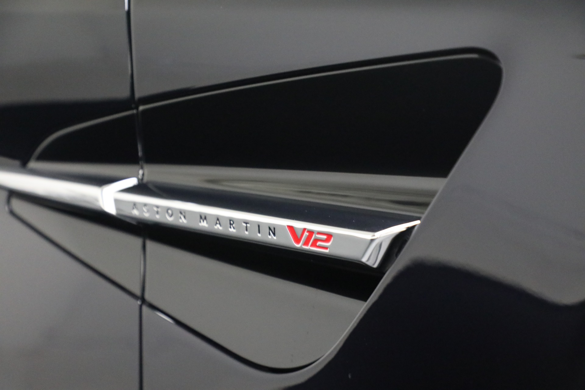 2026 Aston Martin Vanquish Base - Photo 36