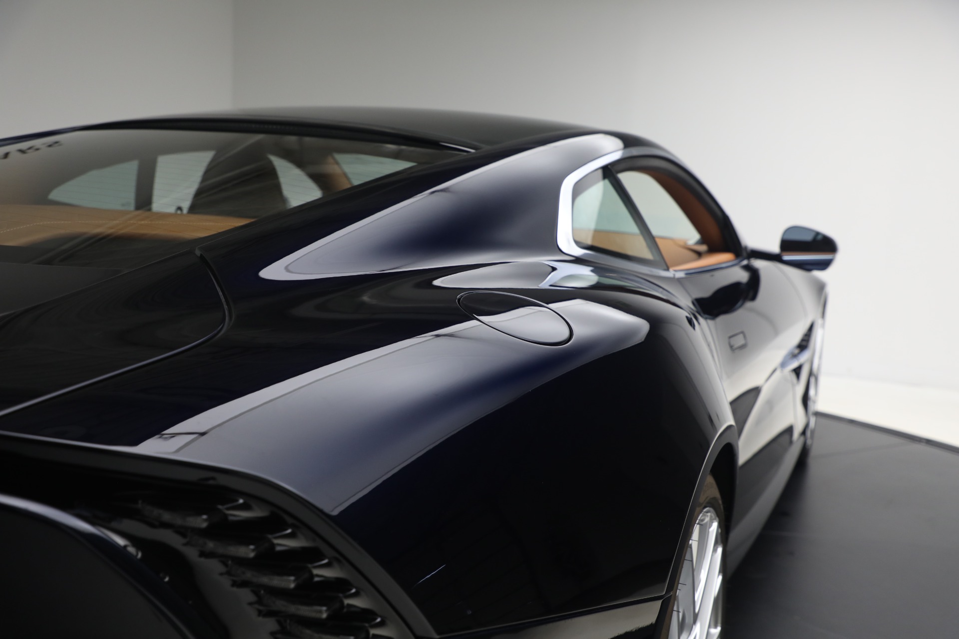 2026 Aston Martin Vanquish Base - Photo 39