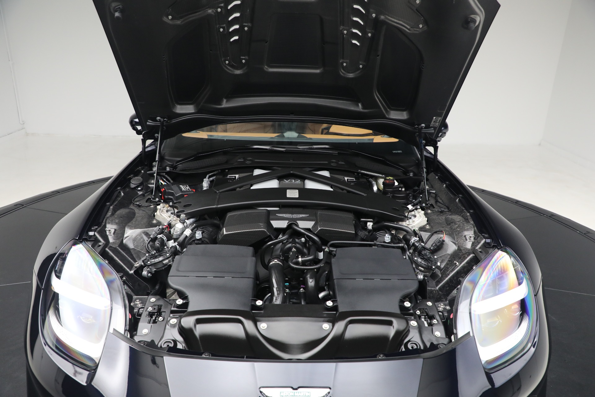 2026 Aston Martin Vanquish Base - Photo 43